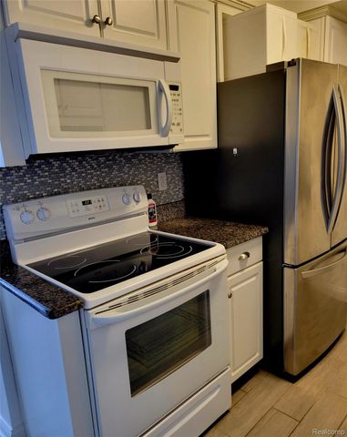 24111 Meridian Road N 120, Grosse Ile Township, MI 48138