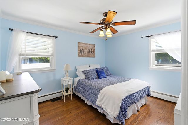 19 Harpoon Street, Beachwood, NJ 08722