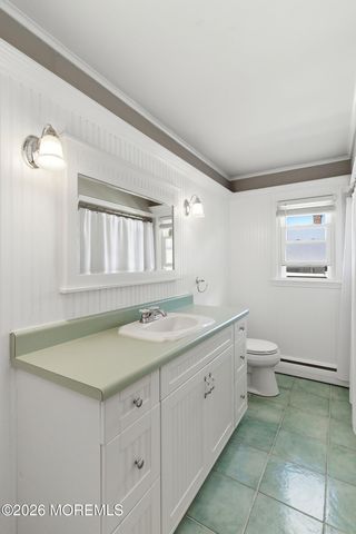 19 Harpoon Street, Beachwood, NJ 08722