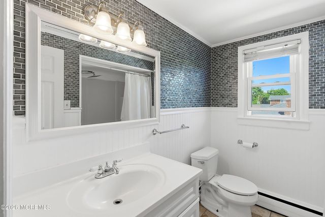 19 Harpoon Street, Beachwood, NJ 08722