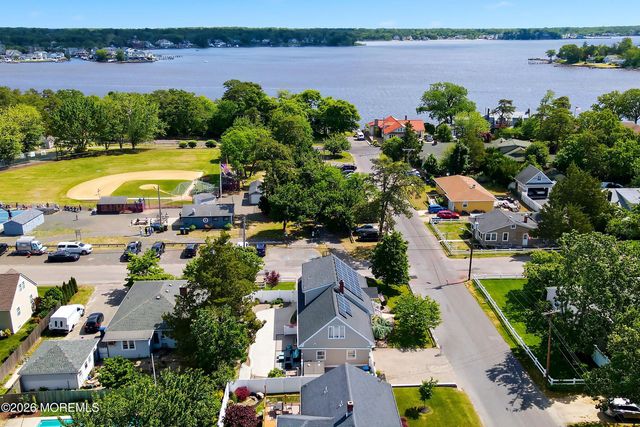 19 Harpoon Street, Beachwood, NJ 08722