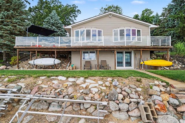 11197 Oak Drive, Delton, MI 49046