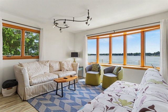 11197 Oak Drive, Delton, MI 49046