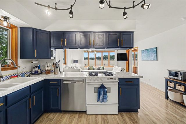 11197 Oak Drive, Delton, MI 49046