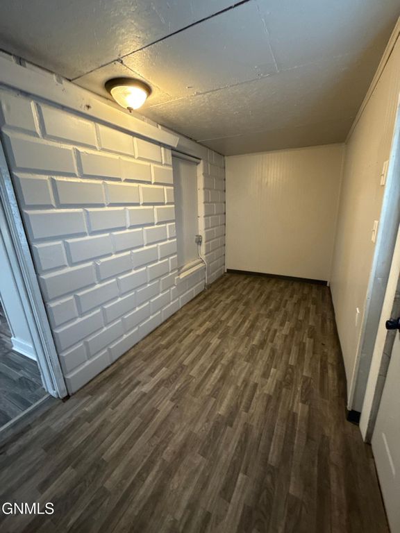 202 8th Avenue SE, Jamestown, ND 58401 photo 15