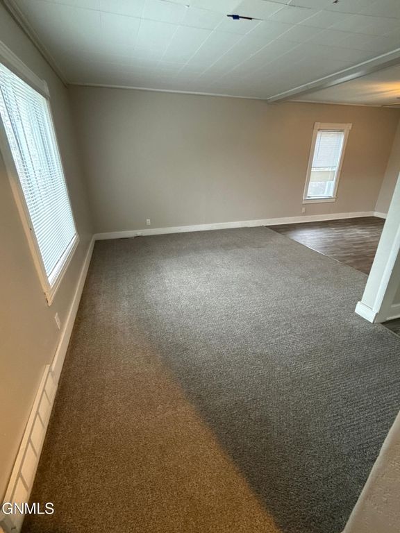 202 8th Avenue SE, Jamestown, ND 58401 photo 25