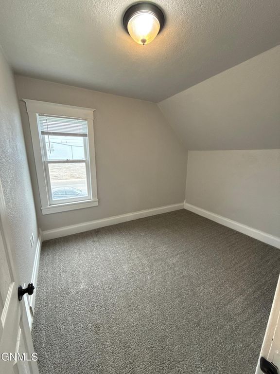 202 8th Avenue SE, Jamestown, ND 58401 photo 7