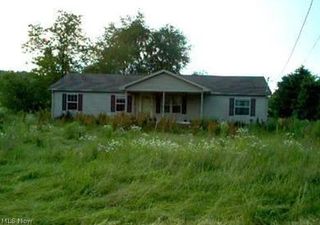 9863 Mapleton Street SE, East Canton, OH 44730