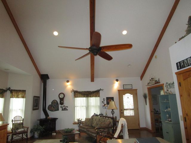 26424 Farm Road 1253, Golden, MO 65658