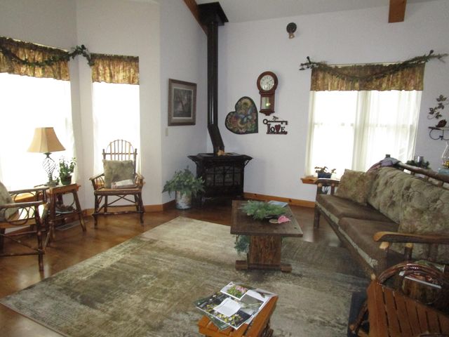 26424 Farm Road 1253, Golden, MO 65658