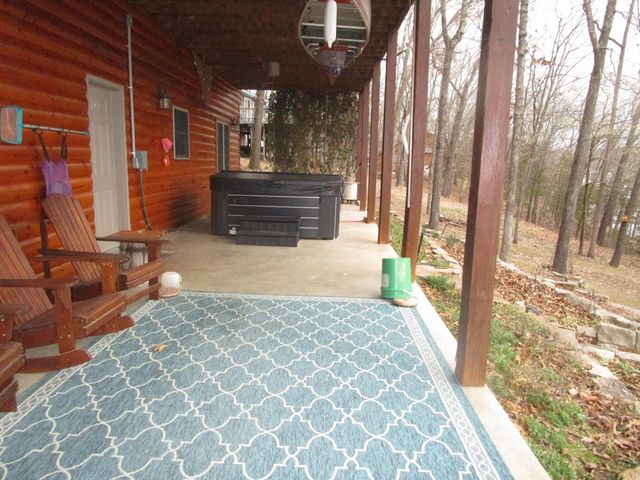 26424 Farm Road 1253, Golden, MO 65658
