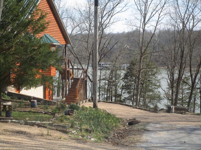 26424 Farm Road 1253, Golden, MO 65658