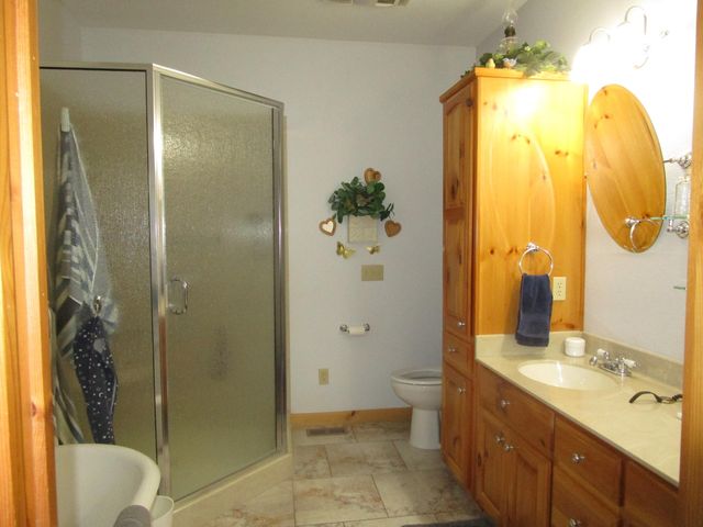 26424 Farm Road 1253, Golden, MO 65658