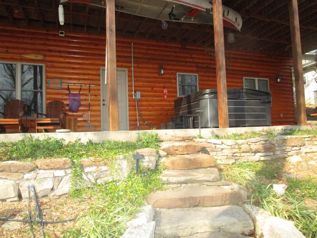 26424 Farm Road 1253, Golden, MO 65658