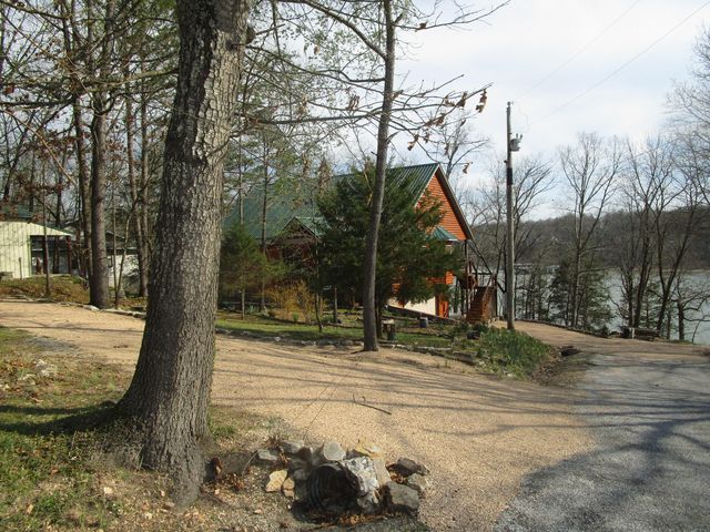 26424 Farm Road 1253, Golden, MO 65658