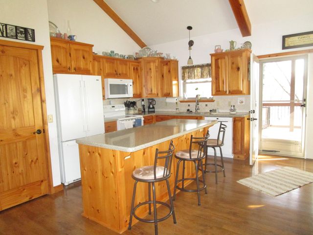 26424 Farm Road 1253, Golden, MO 65658