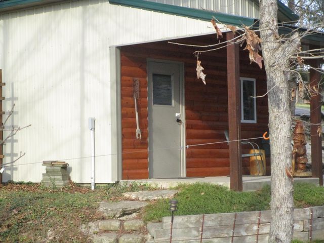 26424 Farm Road 1253, Golden, MO 65658