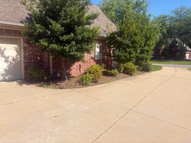 2012 Sawgrass, Little Rock, AR 72212