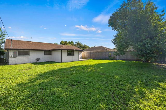 3907 Sandy Meadow Lane, Houston, TX 77039