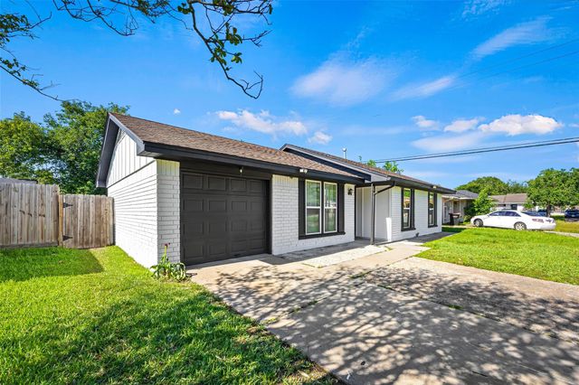 3907 Sandy Meadow Lane, Houston, TX 77039