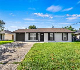 3907 Sandy Meadow Lane, Houston, TX 77039