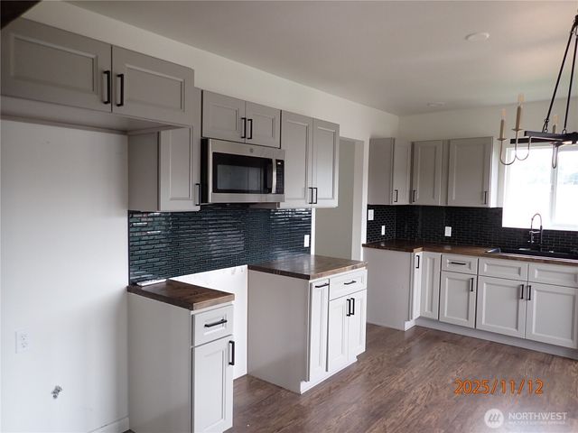 70 M Street, Hoquiam, WA 98550