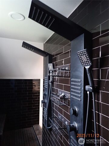 70 M Street, Hoquiam, WA 98550