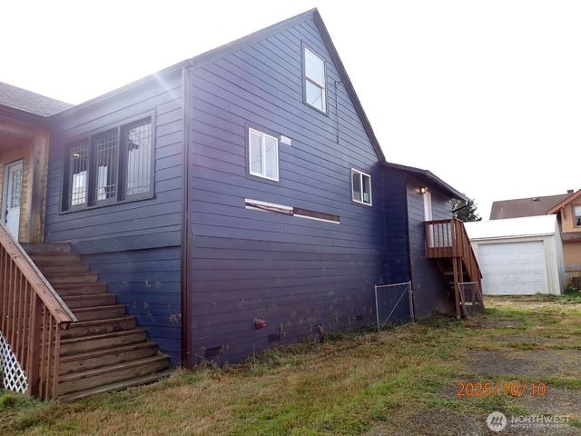 70 M Street, Hoquiam, WA 98550