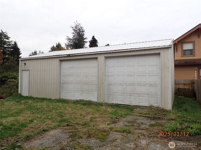 70 M Street, Hoquiam, WA 98550