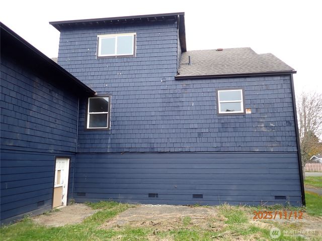 70 M Street, Hoquiam, WA 98550