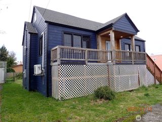 70 M Street, Hoquiam, WA 98550