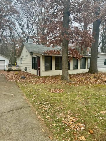 1268 N Clare Avenue, Harrison, MI 48625