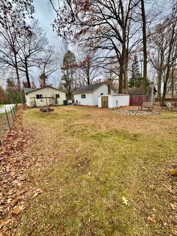 1268 N Clare Avenue, Harrison, MI 48625