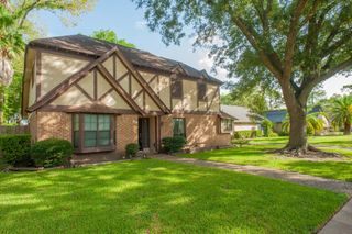 2704 Pine Needle Lane, Pearland, TX 77581