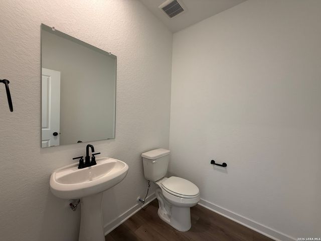 175 Peeps Ct., Adkins, TX 78101