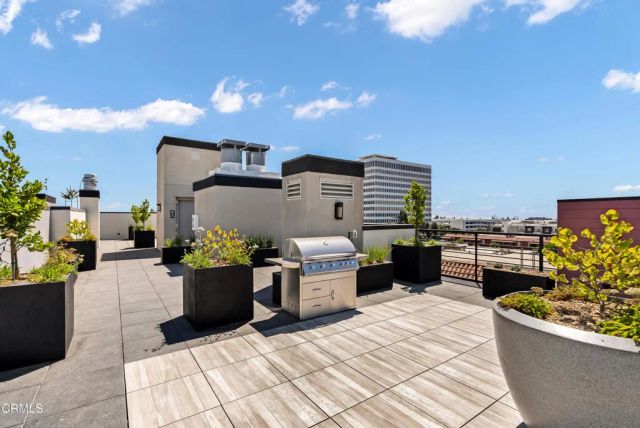 150 S Oak Knoll Avenue 103, Pasadena, CA 91101