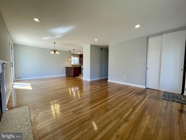 4100 SUMMIT PL, Alexandria, VA 22312