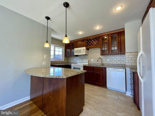 4100 SUMMIT PL, Alexandria, VA 22312