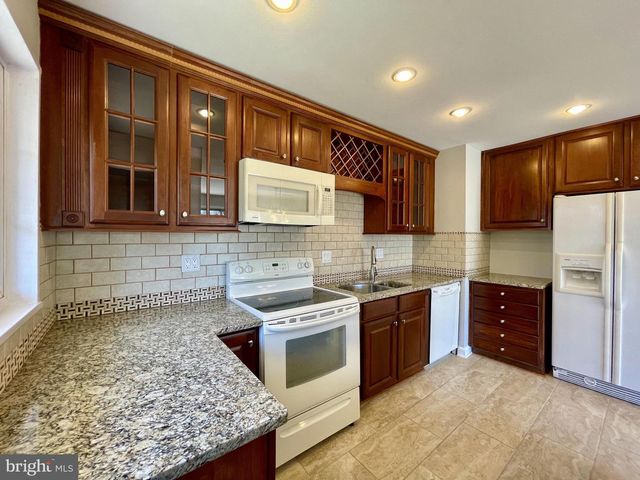 4100 SUMMIT PL, Alexandria, VA 22312
