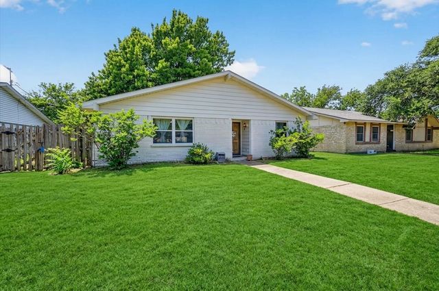 3125 Rainbow Drive, Grand Prairie, TX 75052
