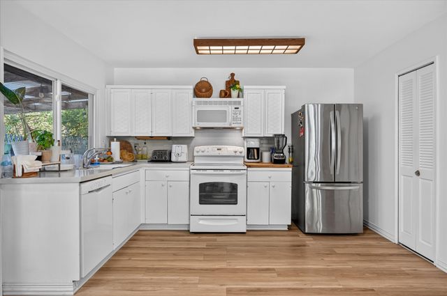 3125 Rainbow Drive, Grand Prairie, TX 75052
