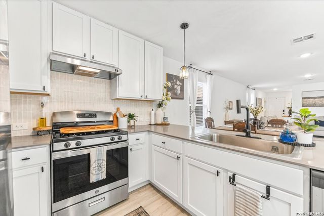 9812 BUTTE CRK, San Antonio, TX 78254