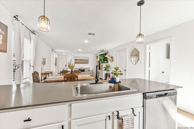 9812 BUTTE CRK, San Antonio, TX 78254