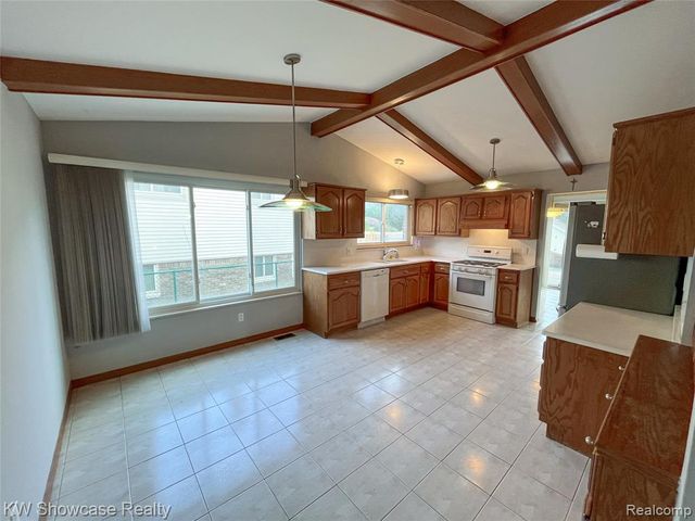 2268 Academy Drive, Troy, MI 48083