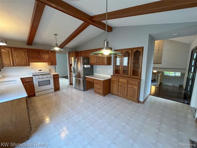 2268 Academy Drive, Troy, MI 48083