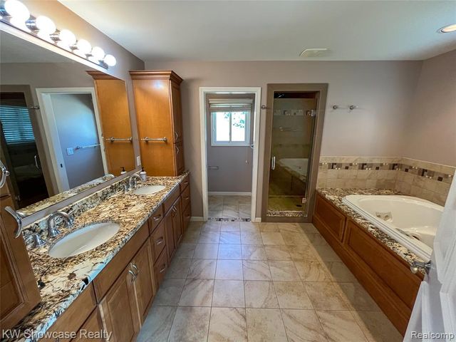 2268 Academy Drive, Troy, MI 48083