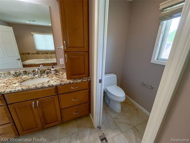 2268 Academy Drive, Troy, MI 48083