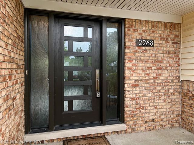 2268 Academy Drive, Troy, MI 48083