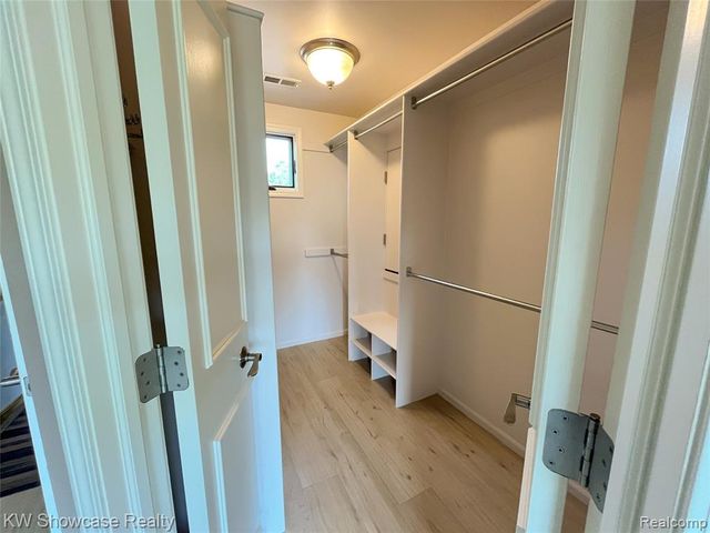 2268 Academy Drive, Troy, MI 48083