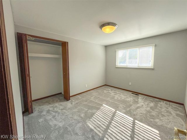 2268 Academy Drive, Troy, MI 48083